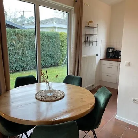 Vrijstaande Bungalow Lely In Op De Veluwe * Пюттен