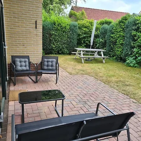 Дом отдыха Vrijstaande Bungalow Lely In Op De Veluwe Пюттен